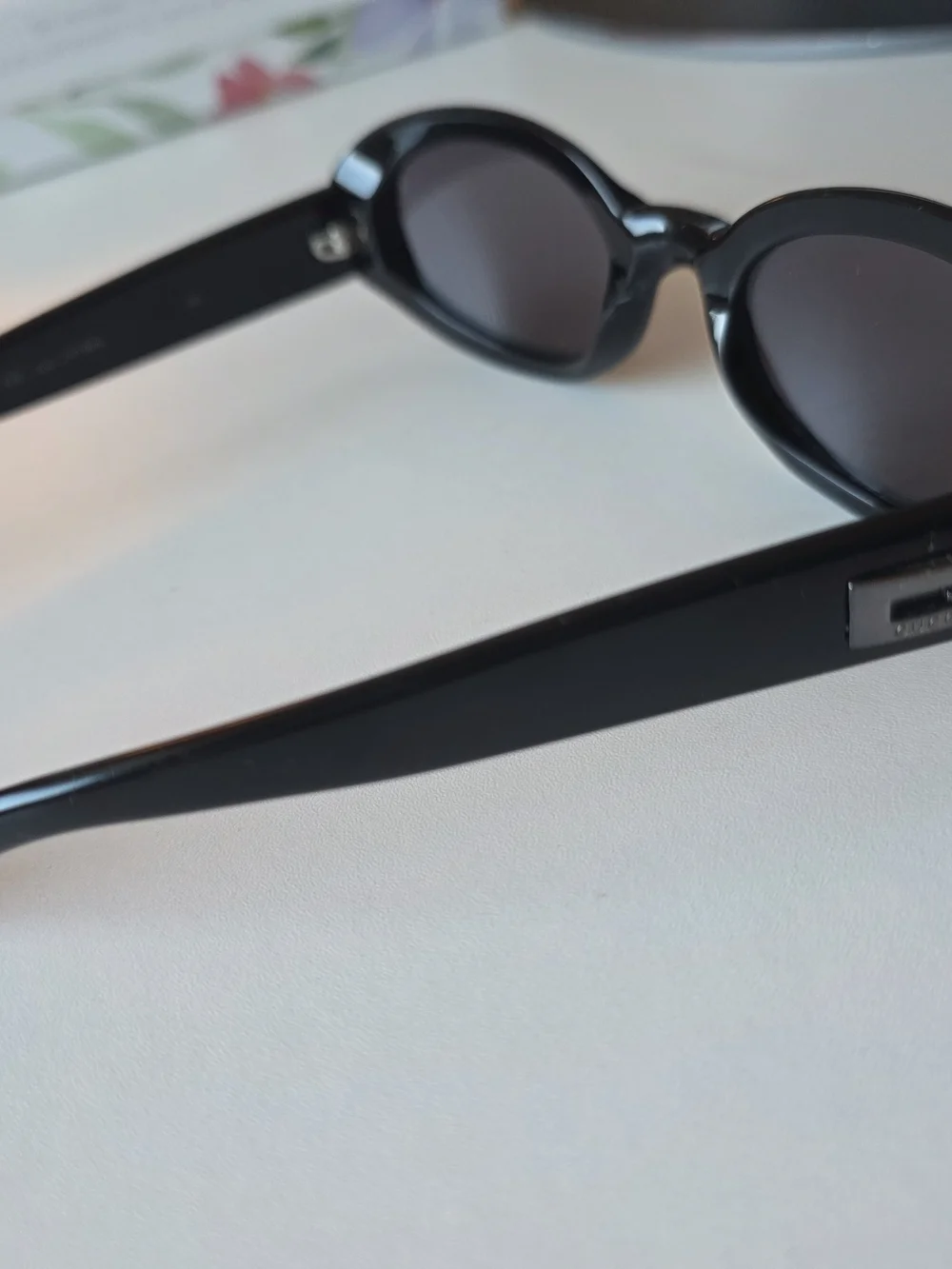 Gucci Black Oval Sunglasses with Temple Logo Plaque 2419/N